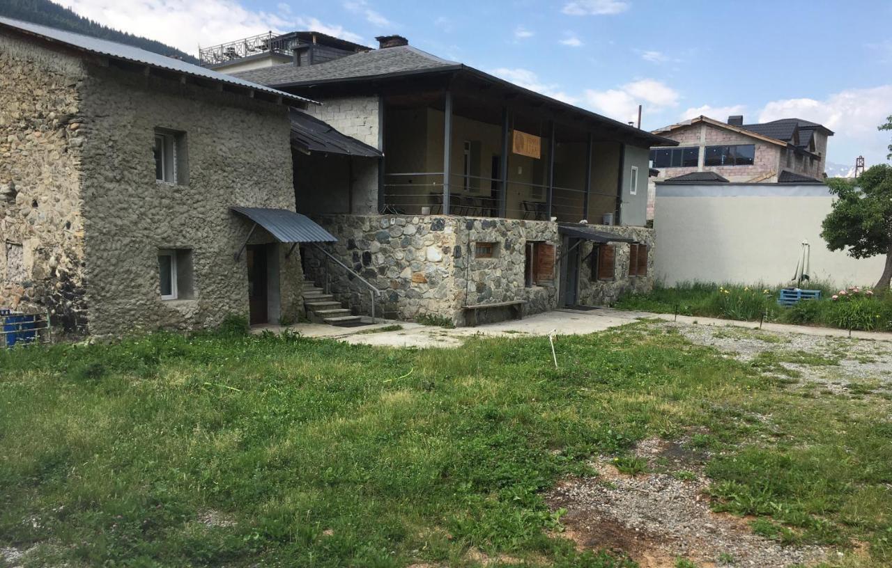 Hotel Lemi Mestia Bagian luar foto